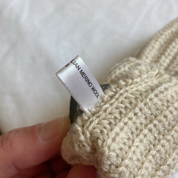 Carolyn Rowan Fingerless Gloves Italian Merino Wool Swarovski Flower Appliqués - Picture 6 of 8